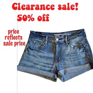 Levi’s Signature High Rise Cut Off Shorts